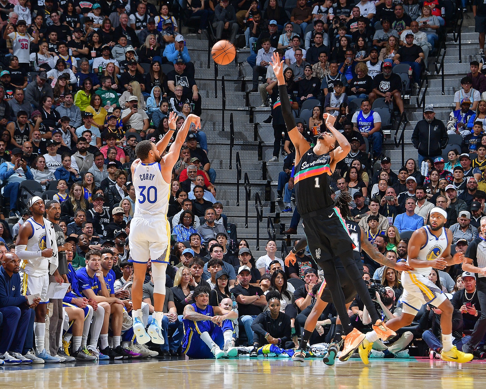 电子游戏官网-巴特勒报销勇士梦碎！美媒建议库里联手文班 福克斯&amp;索汉等成筹码